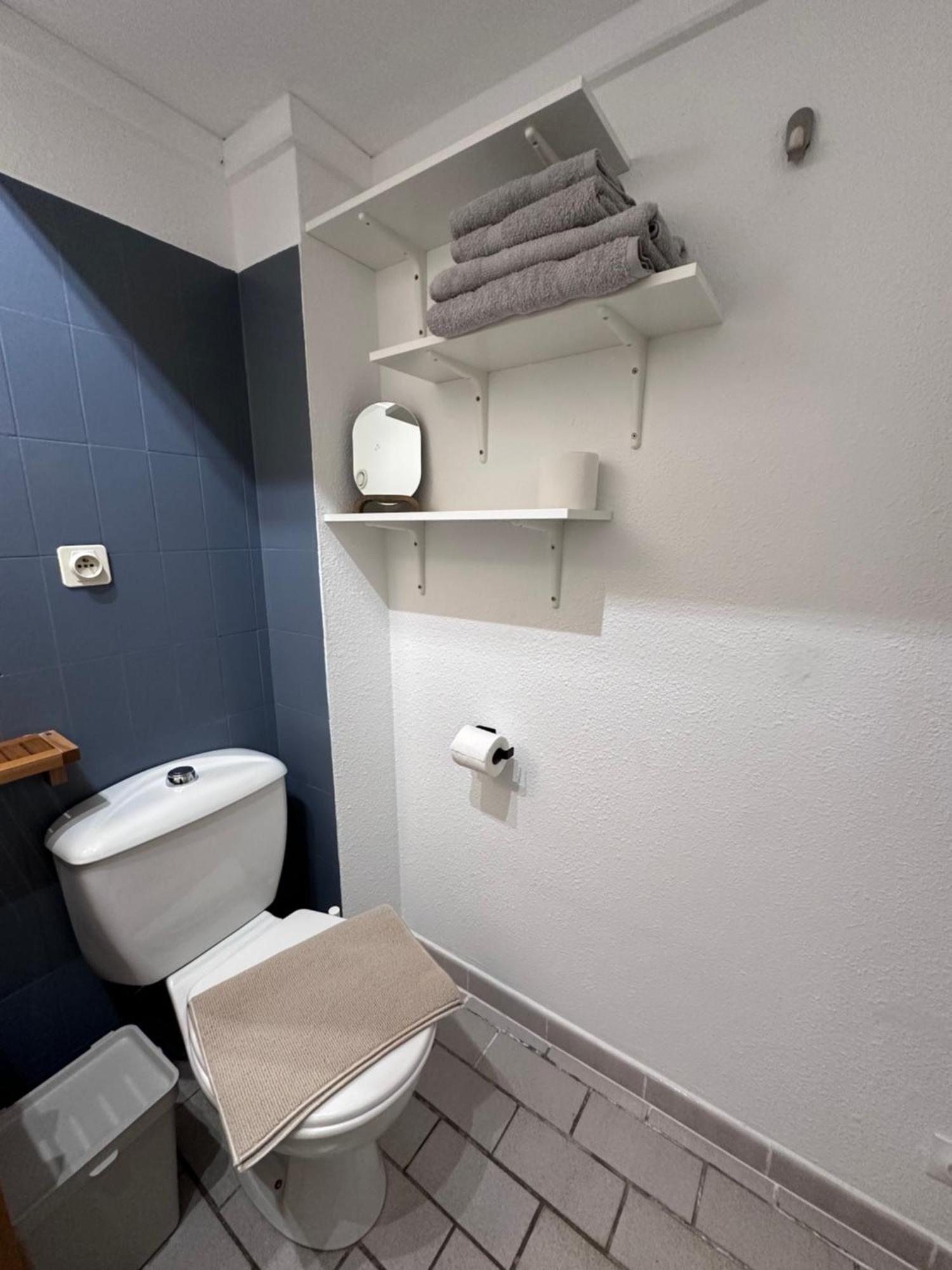 Sur Le Port De - A 2min Des Plages, Clim & Balcon Appartement Hyères